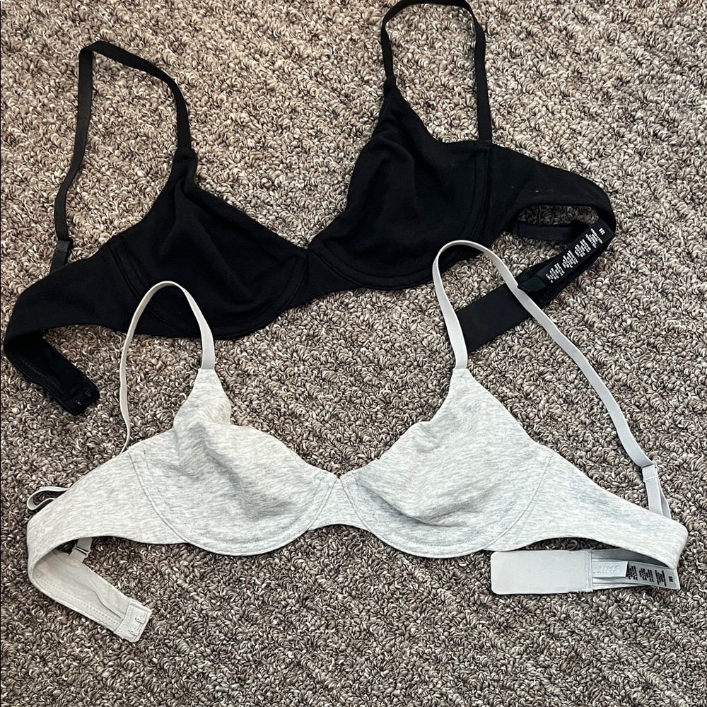 SKIMS Underwire Bras in Black & Heather Gray - Seamless Minimalist Duo